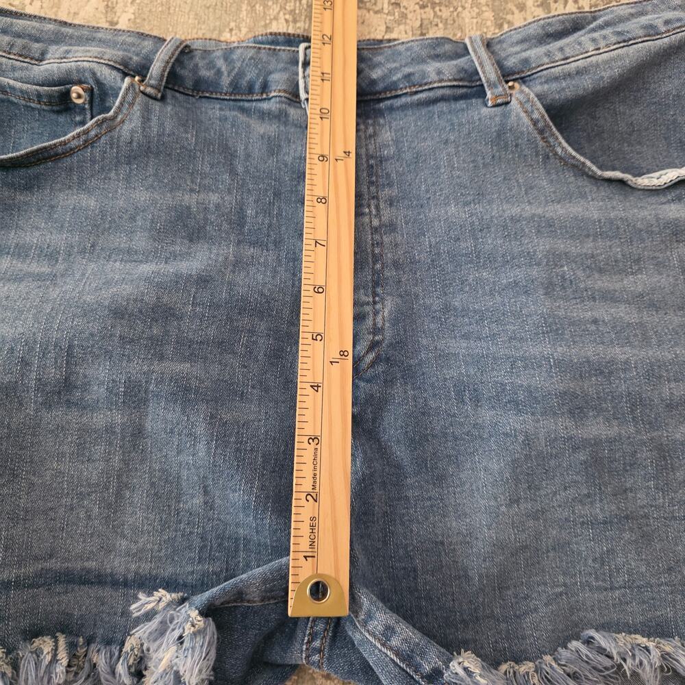 Yarn and Sea High Rise Distressed Cut Off Jean Shorts Women's Size 16 - Picture 6 of 7